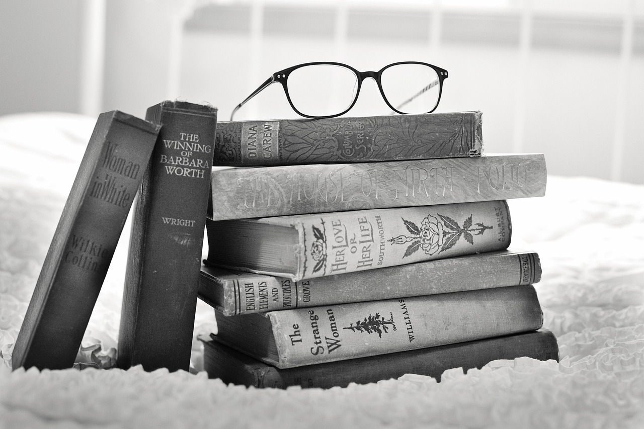 stack of books, vintage books, book, books, old, education, antique, stack, old books, retro, wisdom, learning, reading, literature, knowledge, black and white, gray book, gray books, gray education, gray learning, gray reading, gray vintage, gray retro, gray knowledge, gray old, books, education, education, education, education, education, wisdom, learning, learning, knowledge